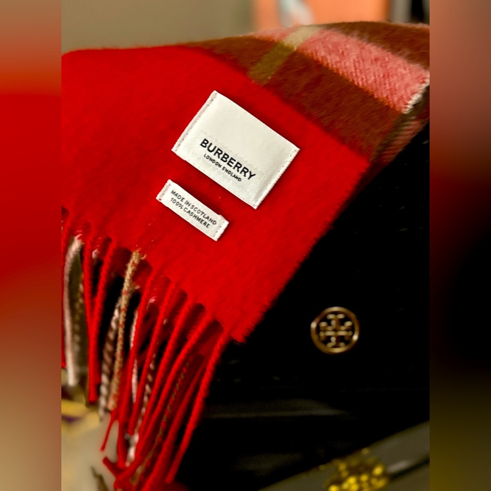 Like new Burberry cashmere scarf!